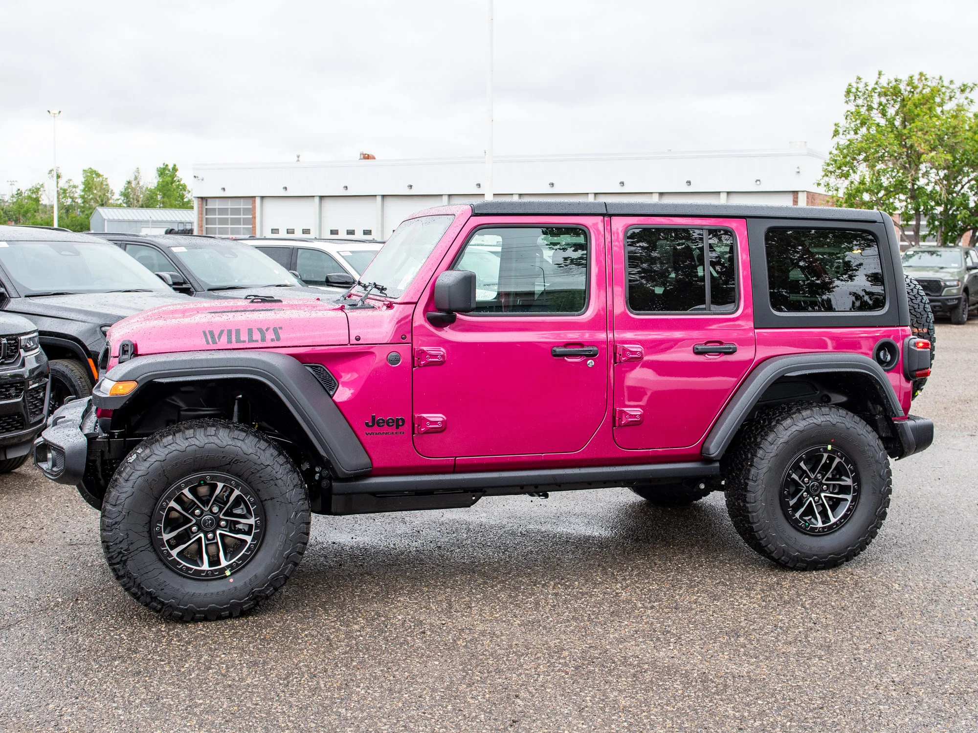 New 2026 limited edition tuscadero pearl Jeep Willys* image 3