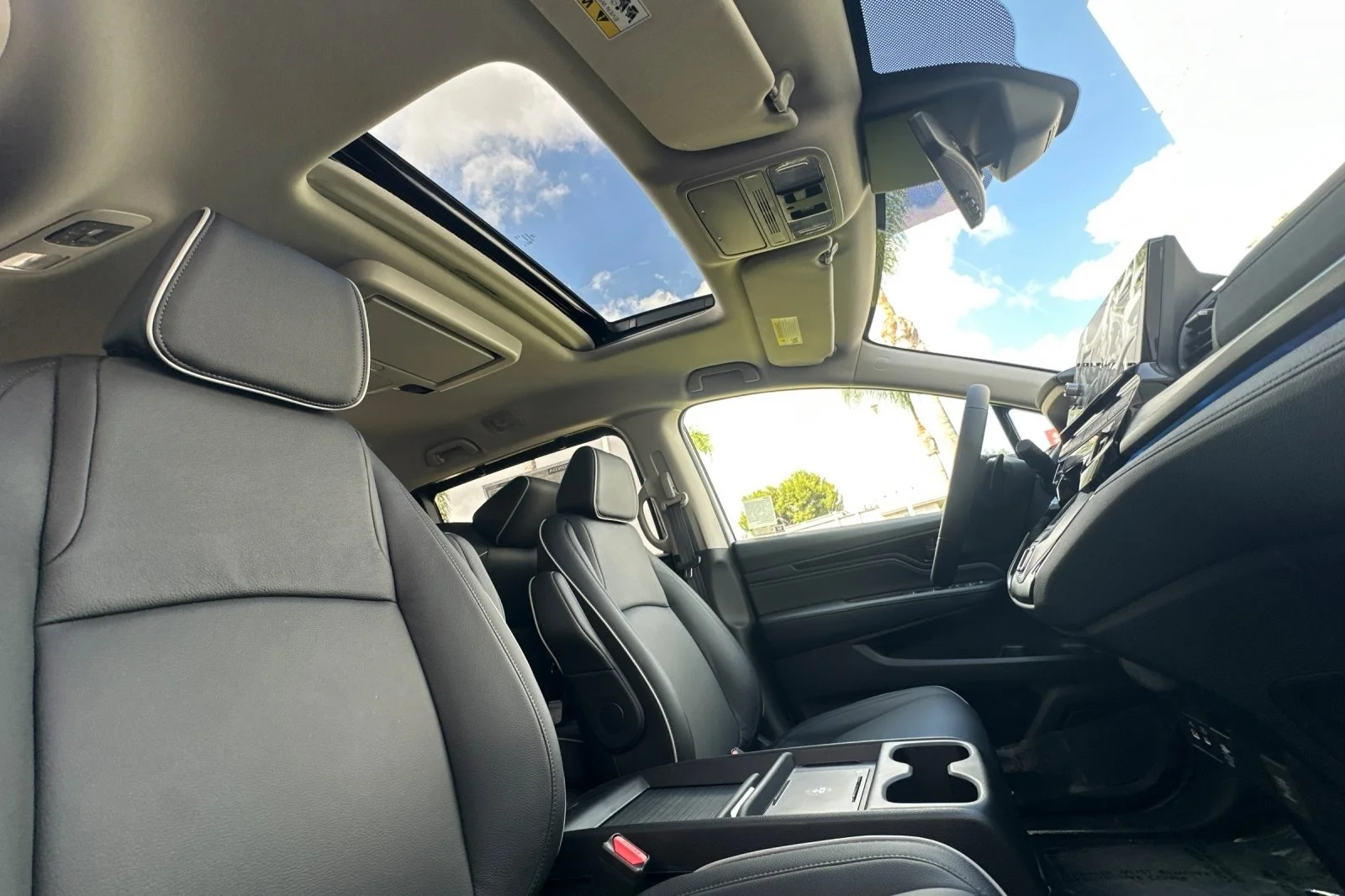 New 2026 Sonic Gray Pearl Honda Touring image 16