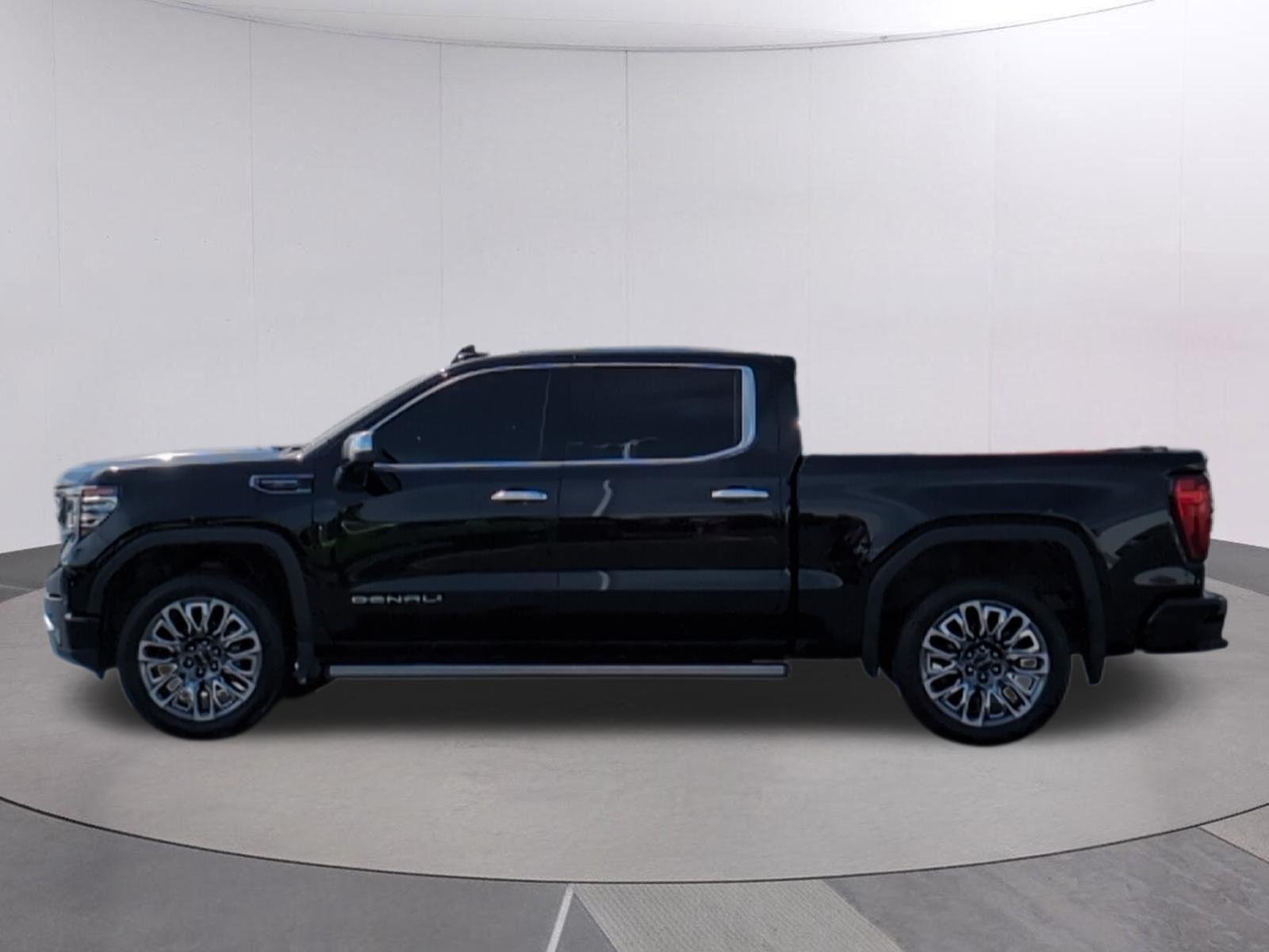Used 2023 Onyx Black GMC Denali Ultimate image 2