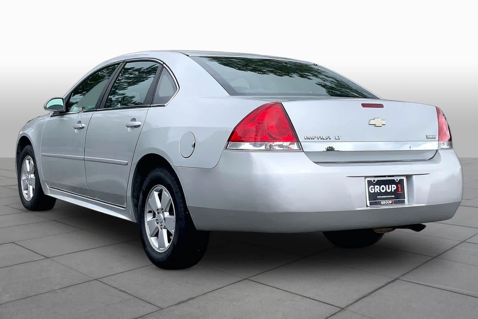 Used 2010 Silver Ice Metallic Chevrolet LT image 11