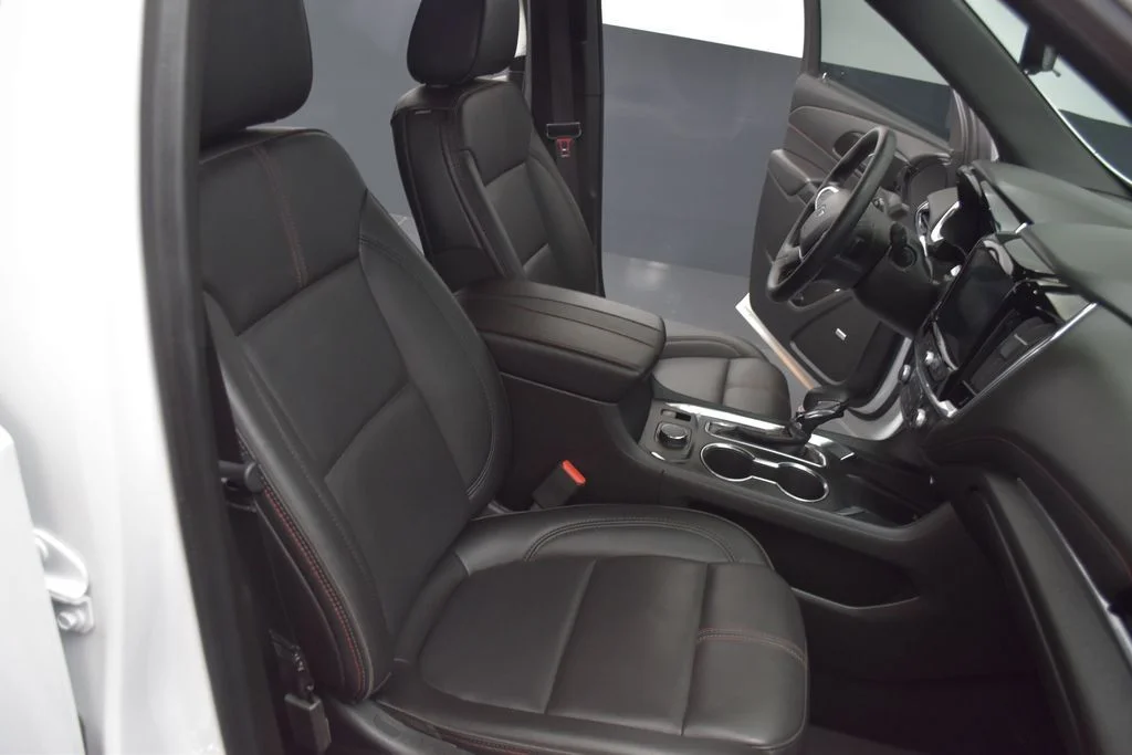 Used 2024 White Chevrolet RS image 27