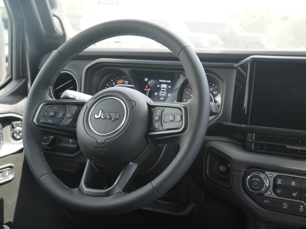 New 2026 Granite Crystal Metallic Clear-Coat Exterior Paint Jeep Rubicon image 27