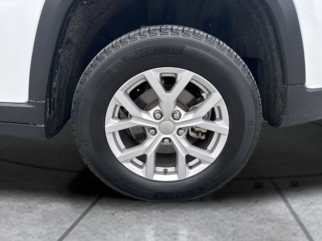 Used 2022 White Jeep Limited image 41