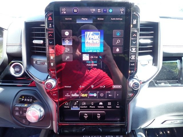 New 2026 Molten Red Pearl-Coat Exterior Paint RAM Laramie image 21