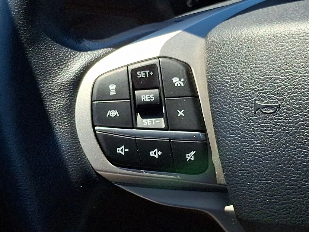 Certified Used 2021 Black Metallic Ford XLT image 24