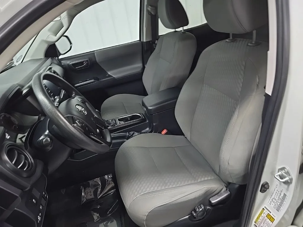 Used 2022 White Toyota SR image 29