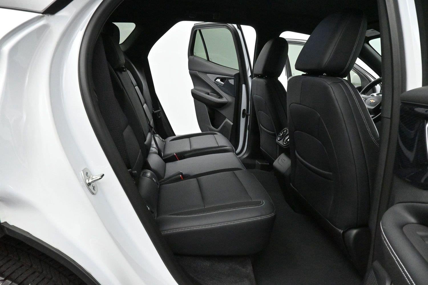 Used 2024 Summit White Chevrolet LT image 33