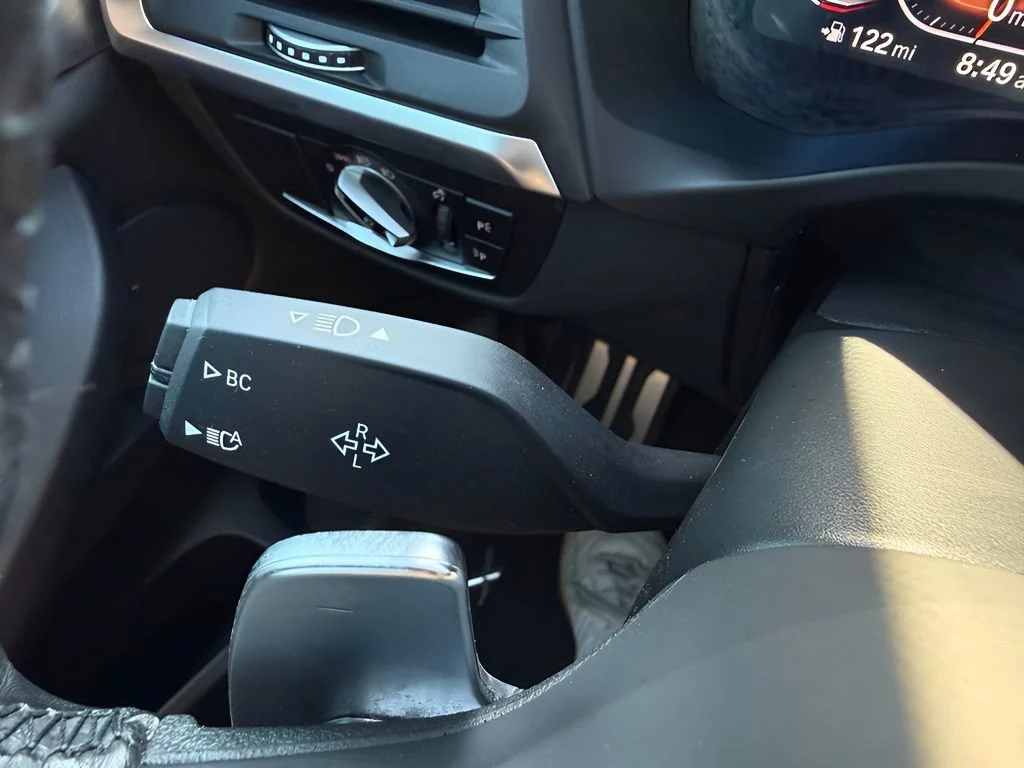 Used 2023  BMW xDrive30i image 33