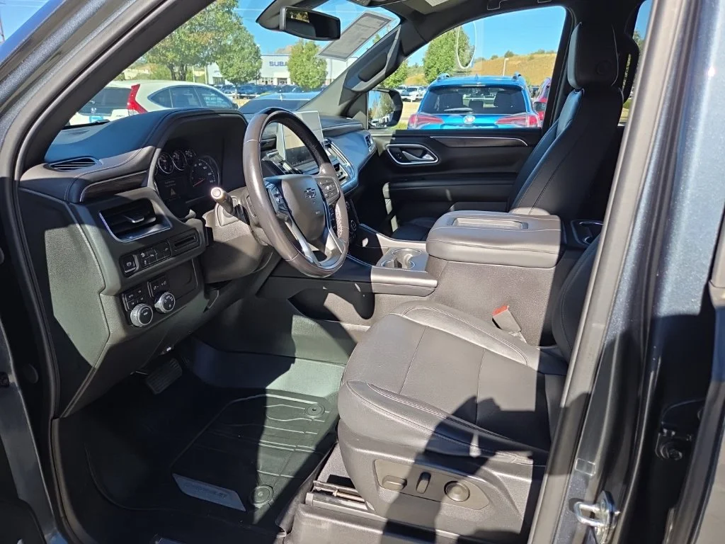 Used 2021 Gray Chevrolet Z71 image 15