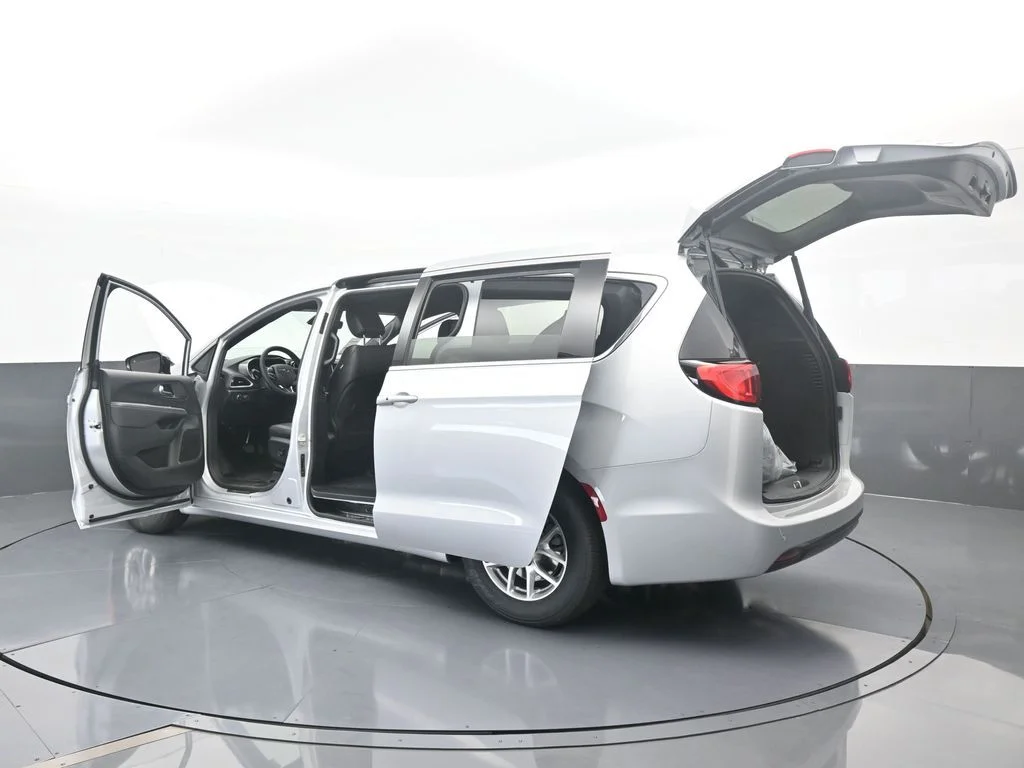 2026 Chrysler Voyager LX - Photo 72