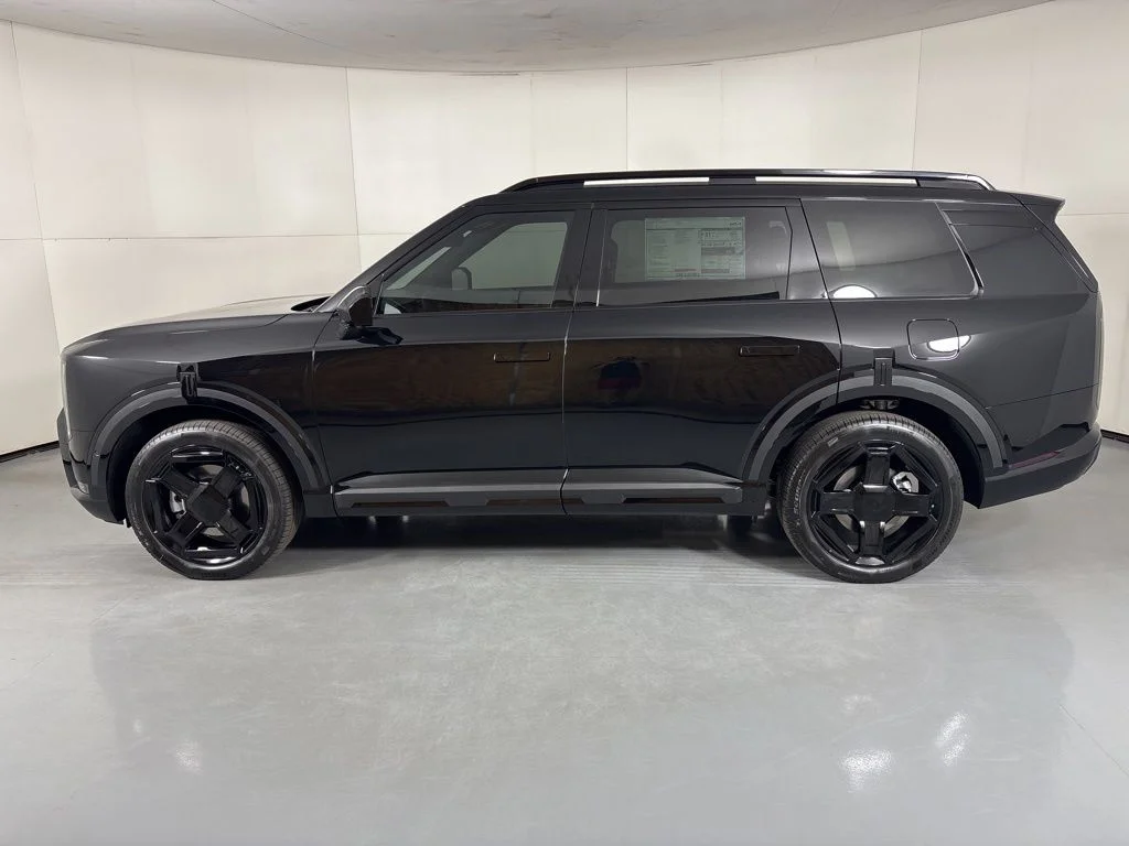 New 2027 Ebony Black Kia X-LINE SX image 5