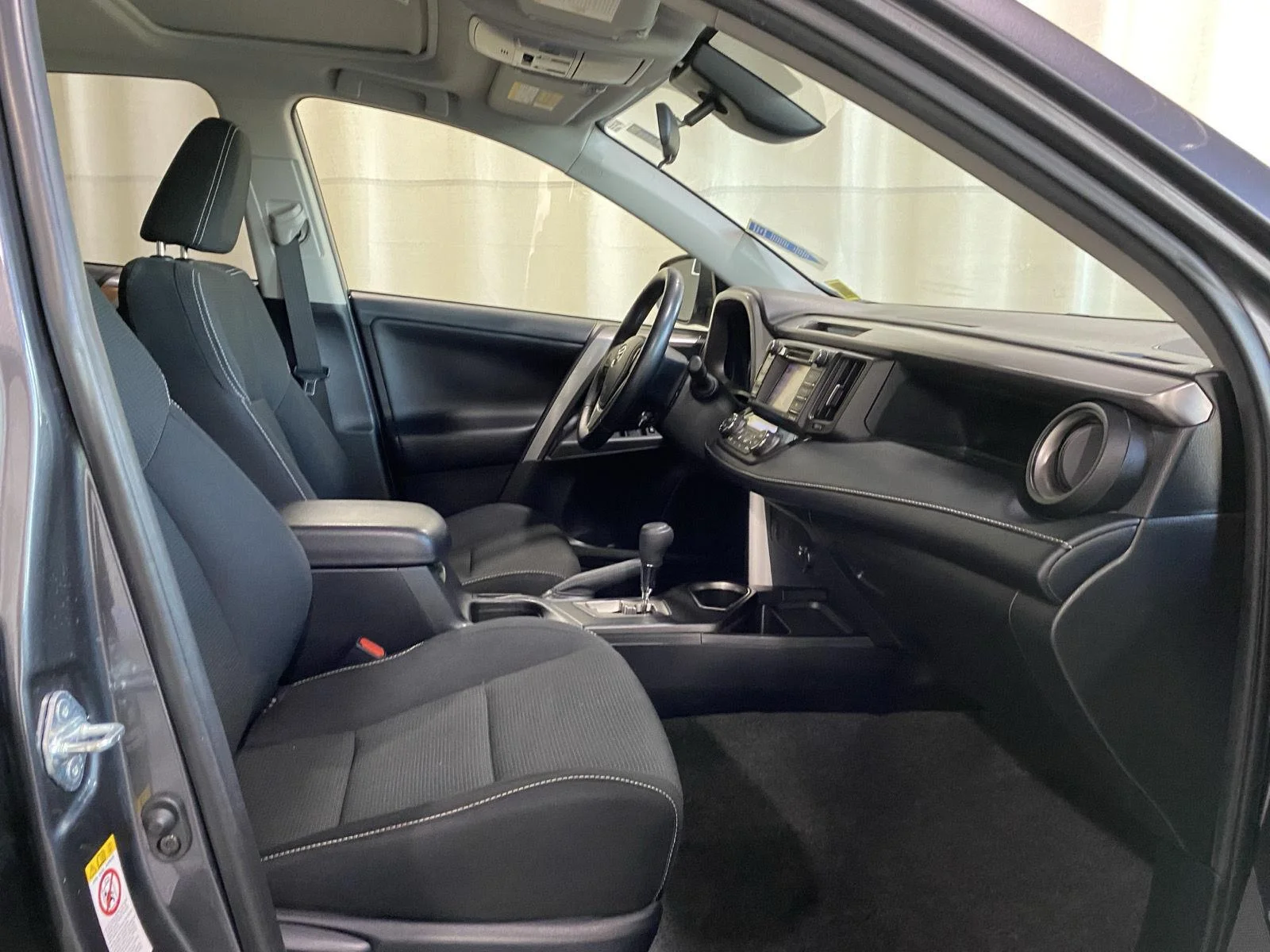 Used 2018 Magnetic Gray Metallic Toyota XLE image 10