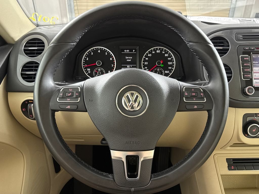 Used 2012  Volkswagen S image 13