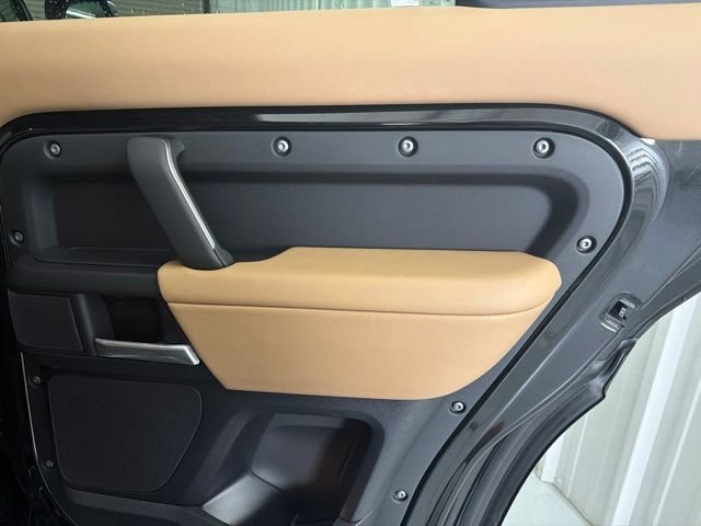 New 2026 Santorini Black Land Rover X-Dynamic SE image 18