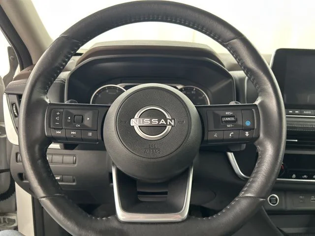 Used 2023 White Nissan SV image 7