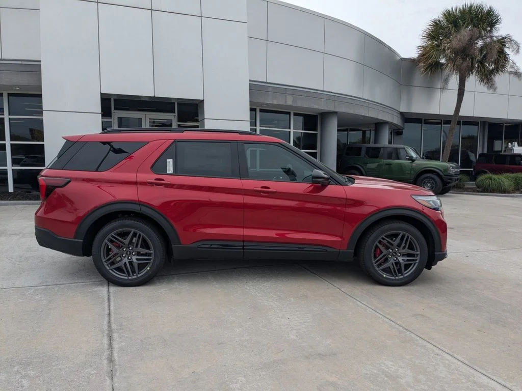 New 2026 Rapid Red Metallic Tinted Clearcoat Ford ST image 3