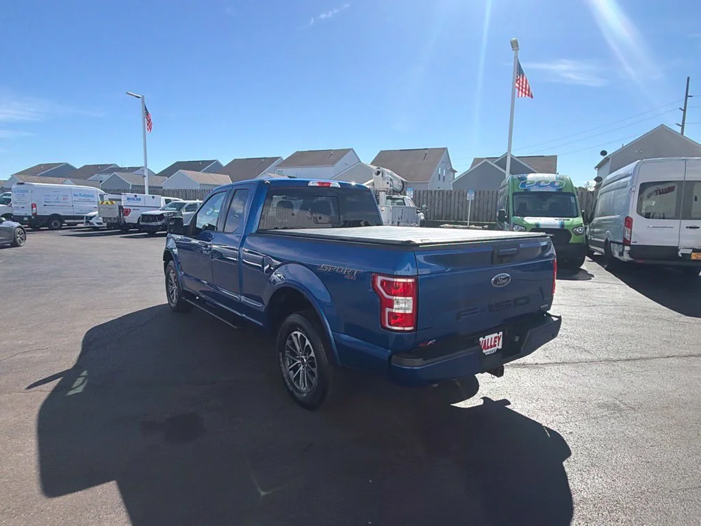 Used 2018 Lightning Blue Ford XLT image 8