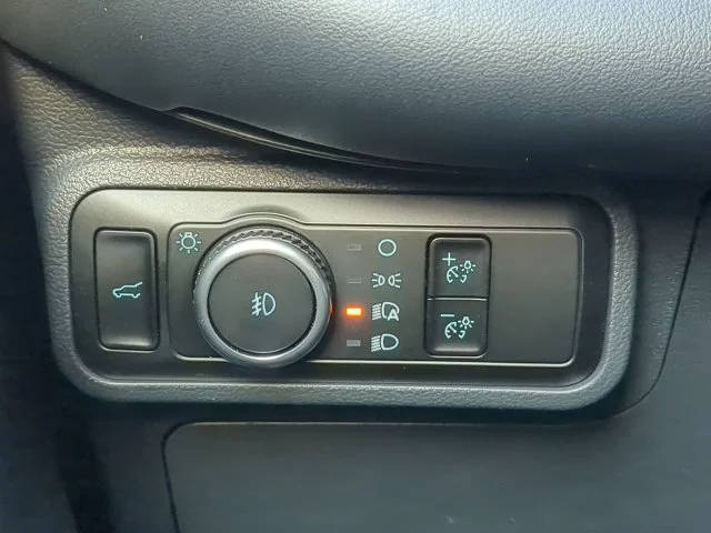 Used 2025 Gray Ford ST-Line image 28
