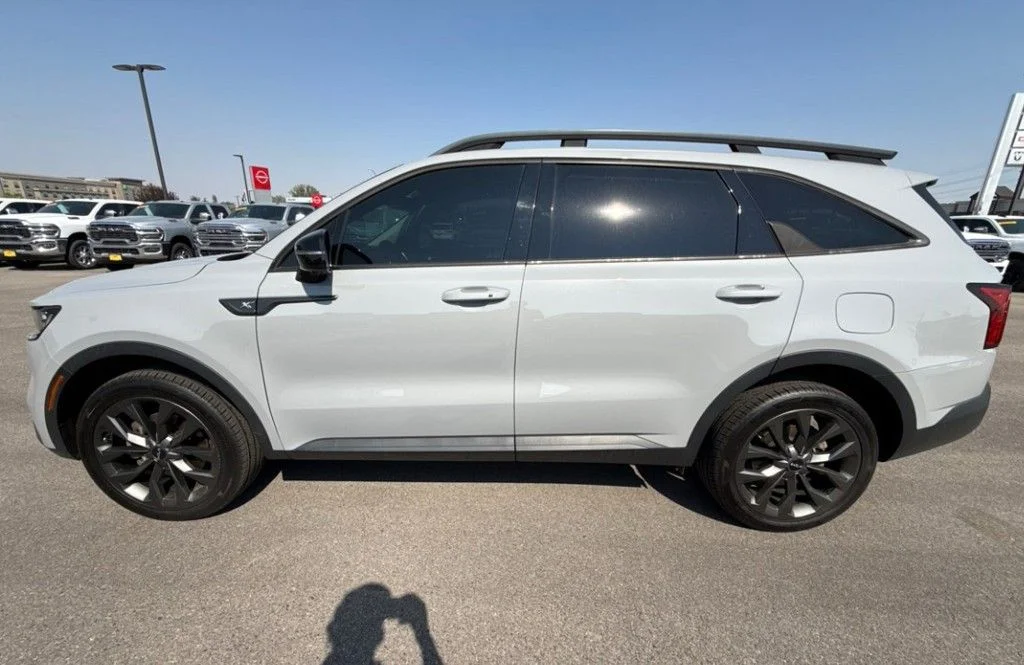 Used 2023 Gray Kia X-Line SX Prestige image 3