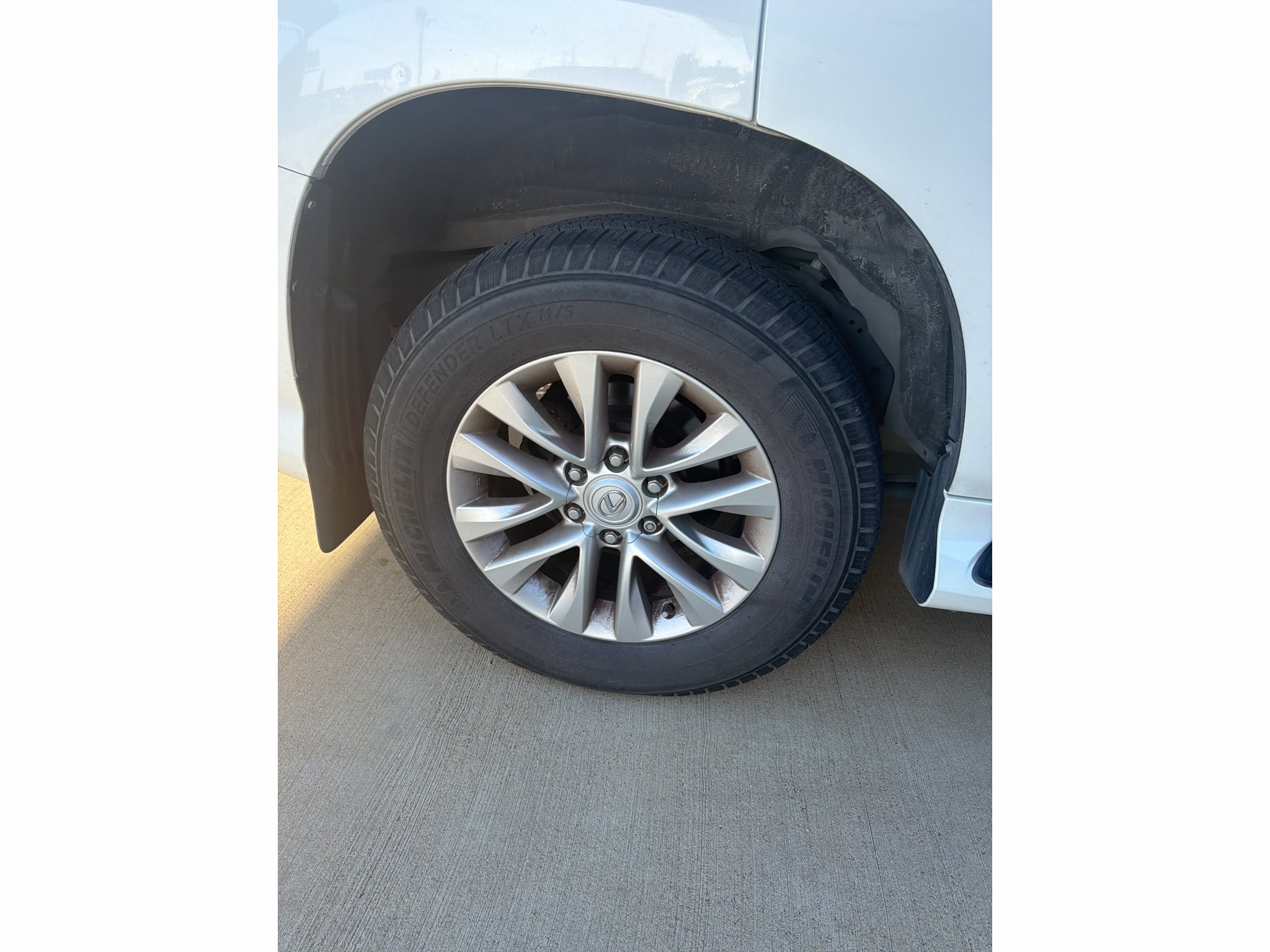 Used 2018 Starfire Pearl Lexus Premium image 24