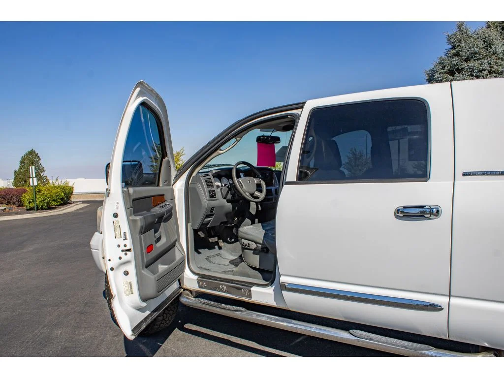 Used 2007 Bright White Clearcoat Dodge Laramie image 25