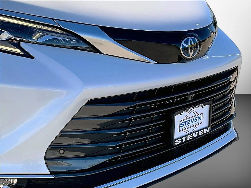 Used 2025 Wind Chill Pearl Toyota Platinum image 41