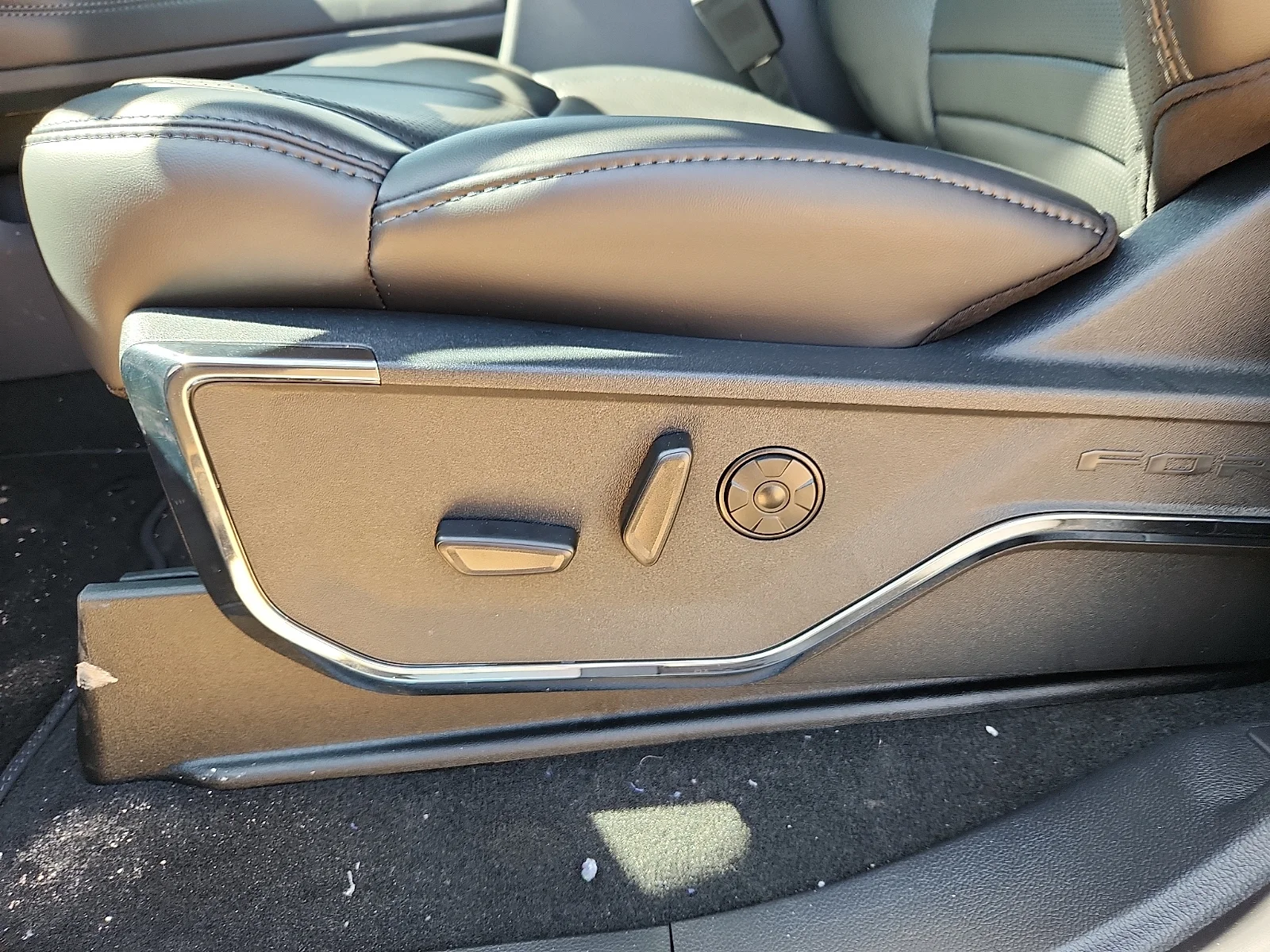 New 2026 Carbonized Gray Metallic Ford F-250® Platinum® image 16
