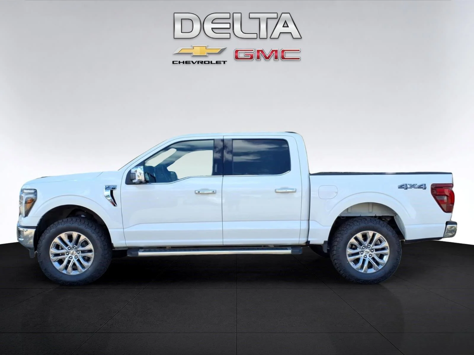 Used 2024 White Ford LARIAT image 2