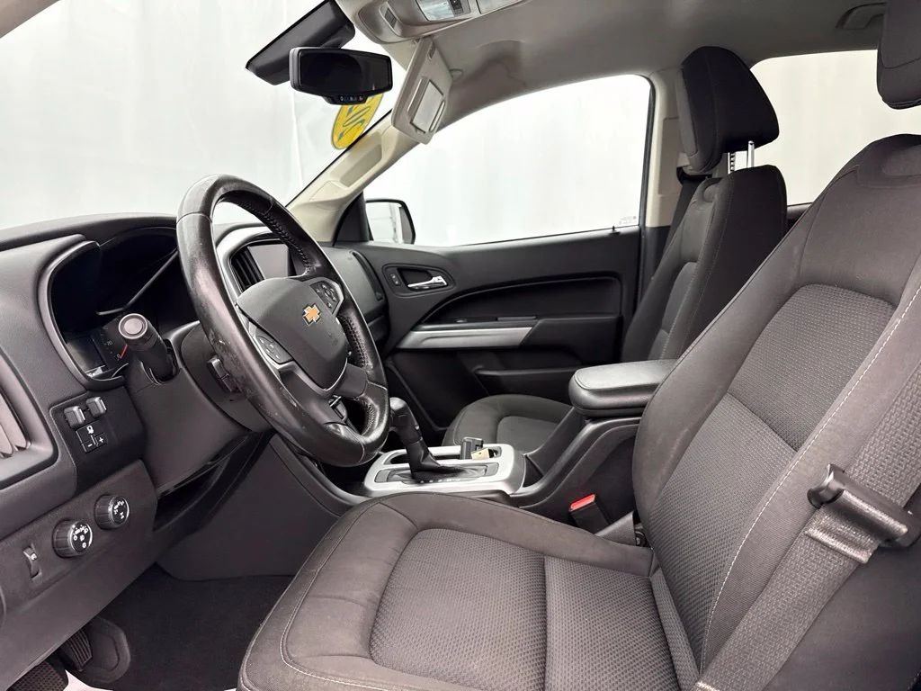 2021 Chevrolet Colorado LT Crew Cab Pickup Slide 14