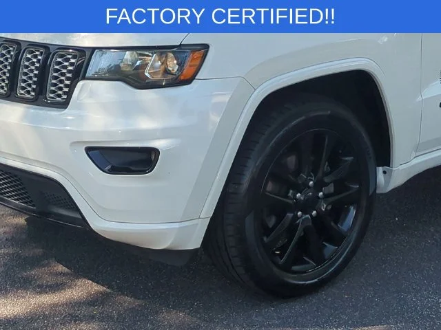 Used 2018 White Jeep Altitude image 9
