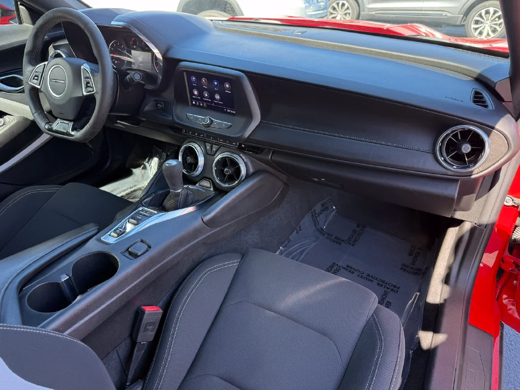Used 2020 RED HOT Chevrolet 1LT image 16