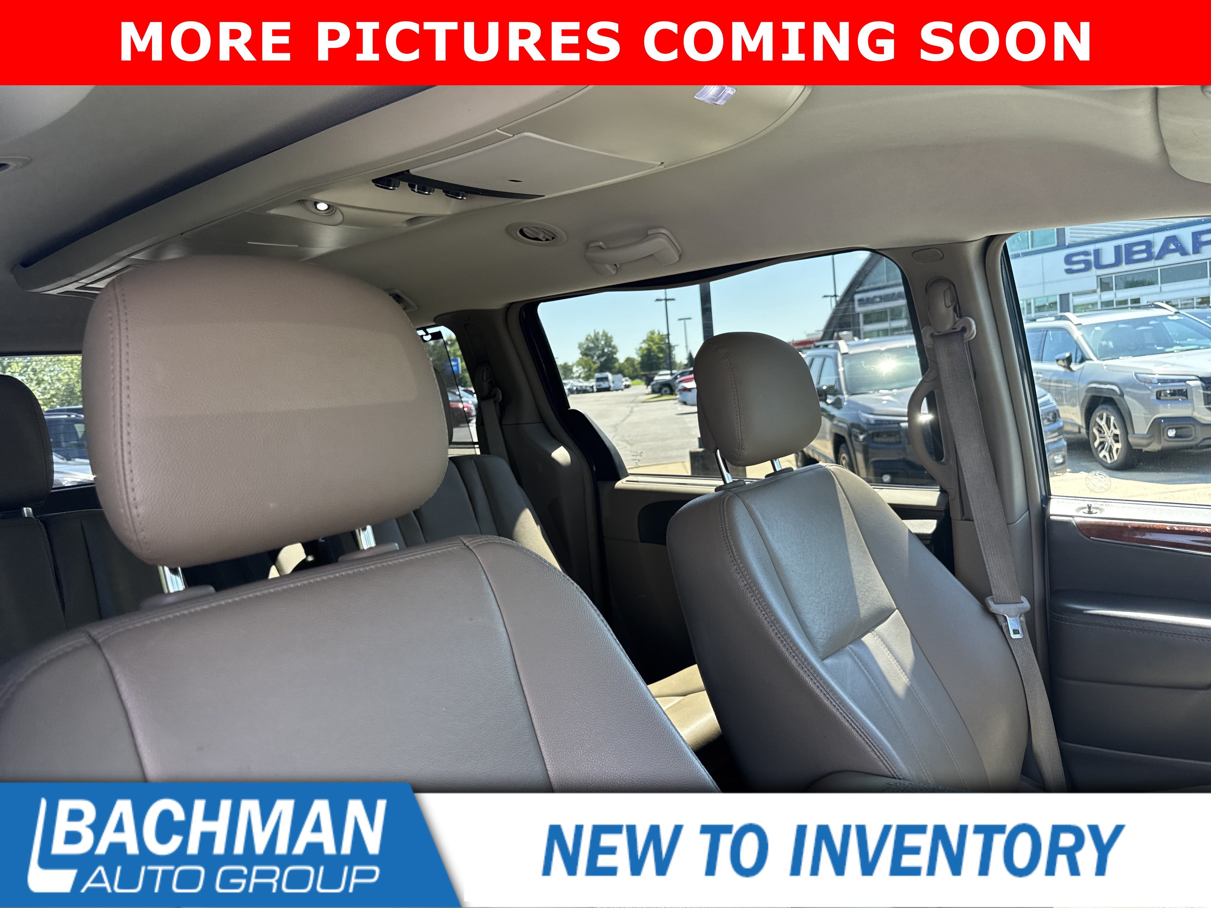 Used 2015 True Blue Pearlcoat Chrysler Touring image 5