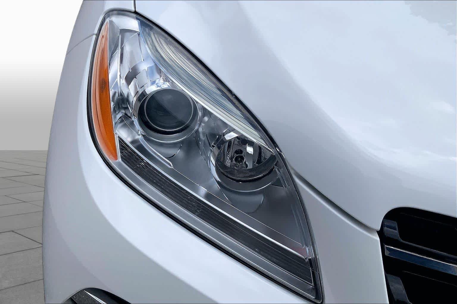 Used 2015 Polar White Mercedes-Benz ML 350 image 26
