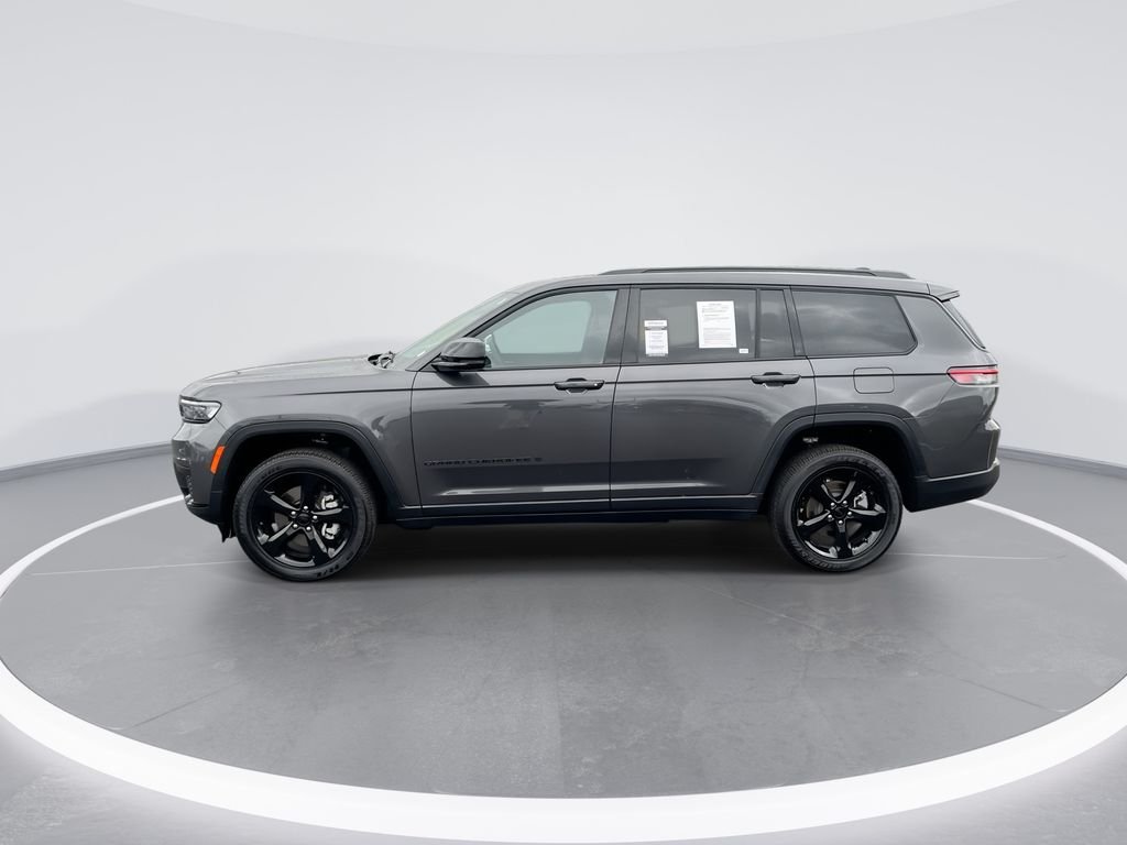 Used 2025 Gray Jeep Altitude X image 5