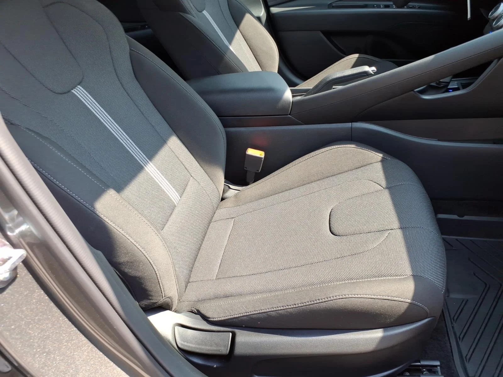 Certified Used 2025 Amazon Gray Hyundai SE image 23