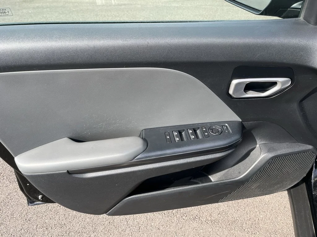 Used 2025 Black Kia LXS image 13