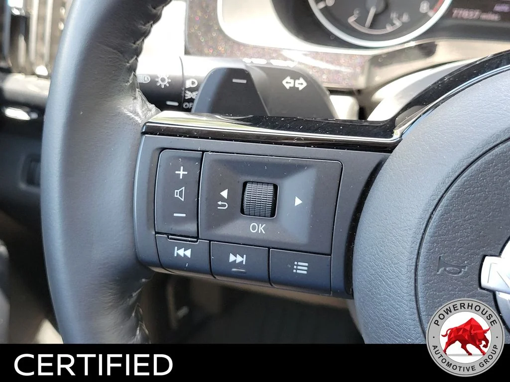 Used 2022 White Nissan SV image 27