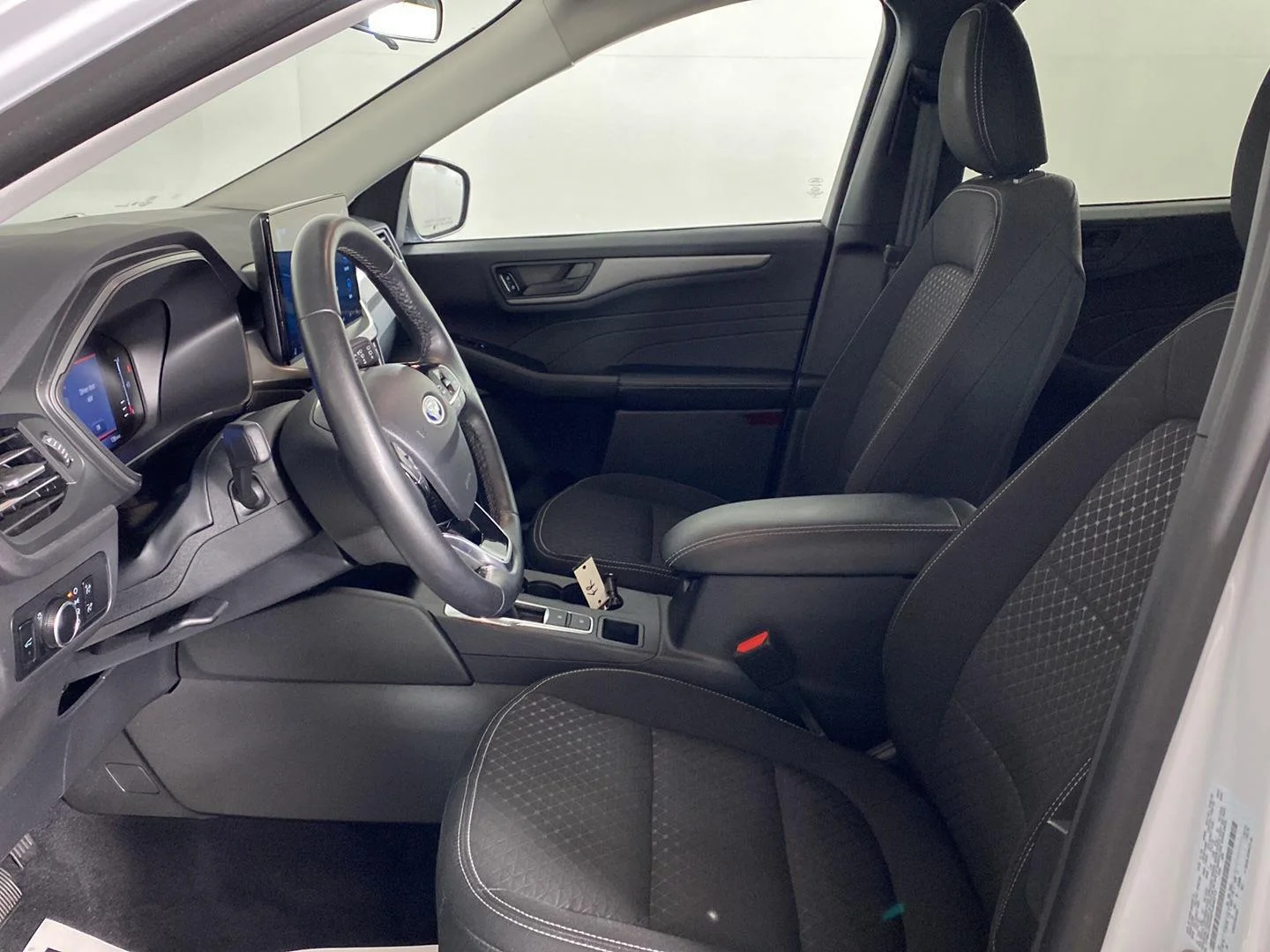 Used 2023 Oxford White Ford Active image 16