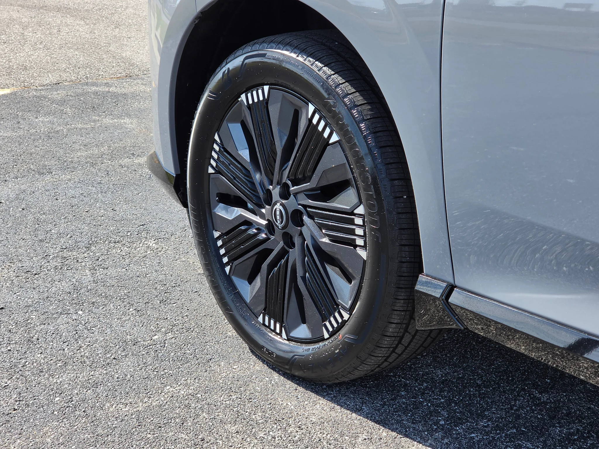 New 2026 Boulder Gray Pearl/Super Black Nissan Platinum image 26