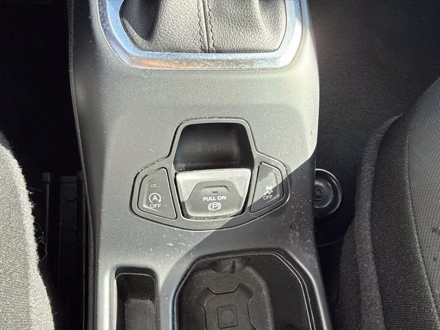 Certified Used 2023 Blue Jeep Latitude image 27