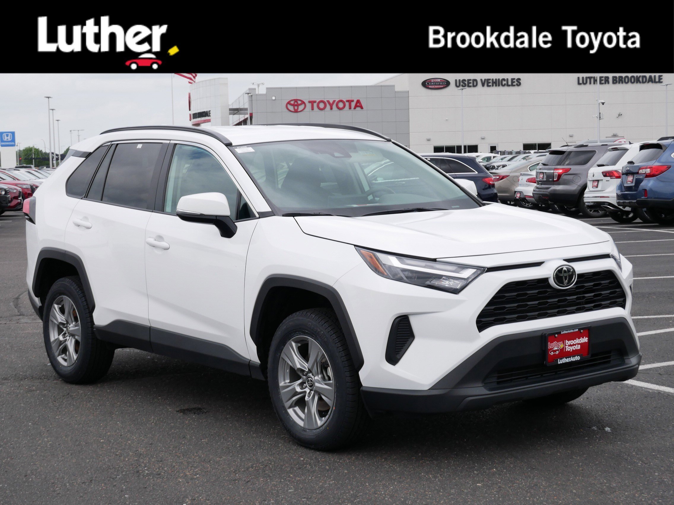 Used 2024 Ice Cap Toyota XLE image 1