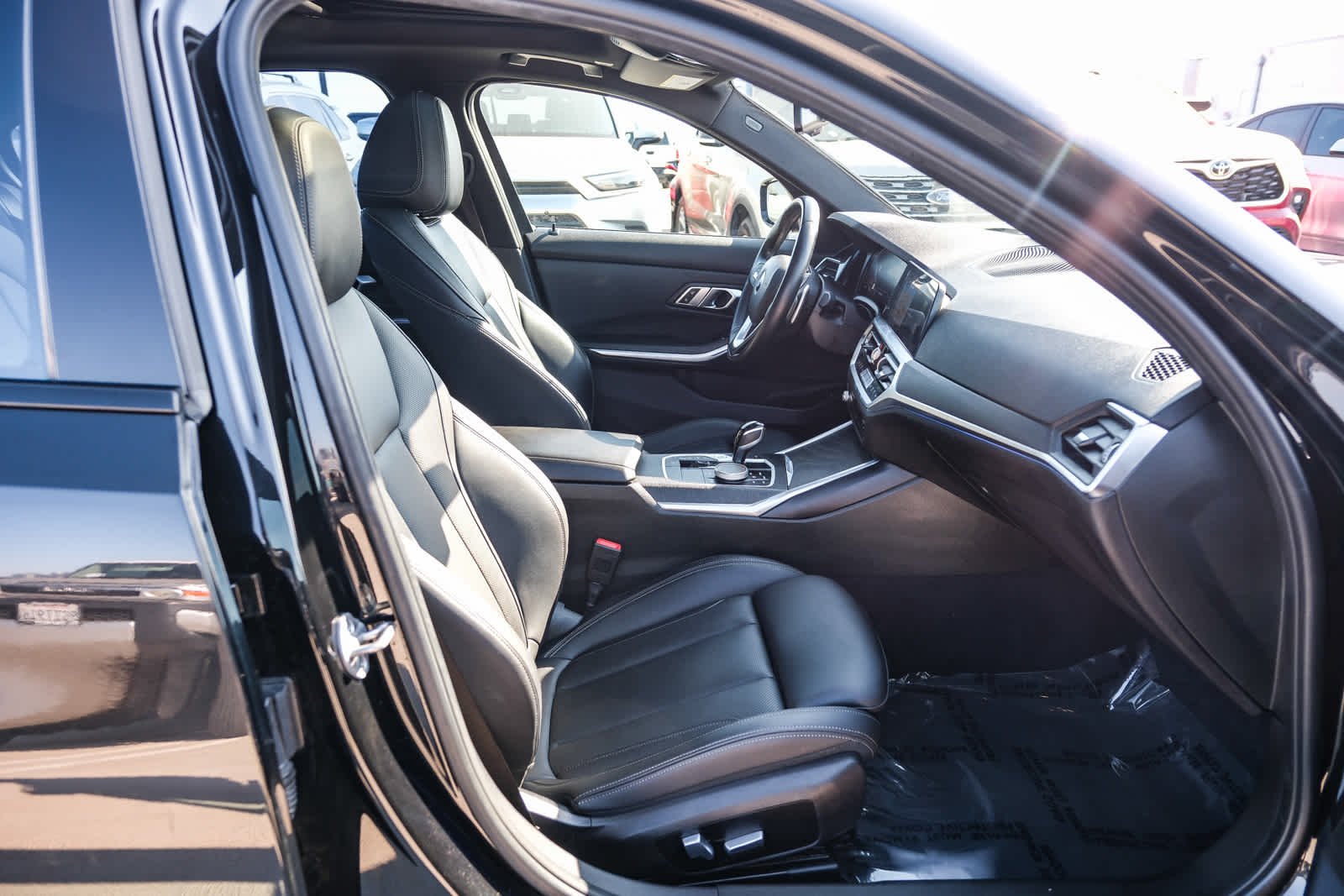 Used 2022 Black Sapphire Metallic BMW 330i image 18