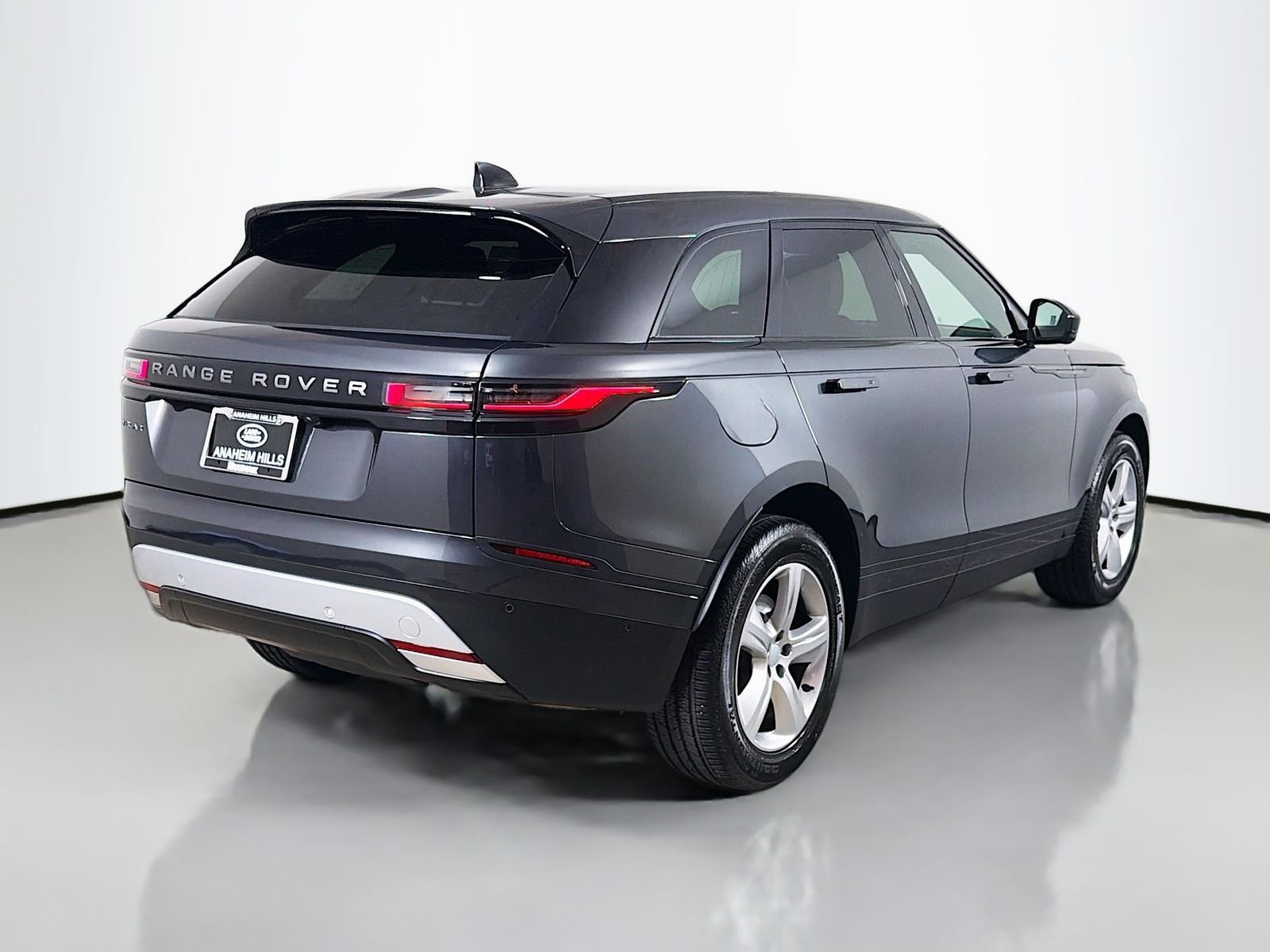 Used 2026 Carpathian Gray Premium Metallic Land Rover S image 5
