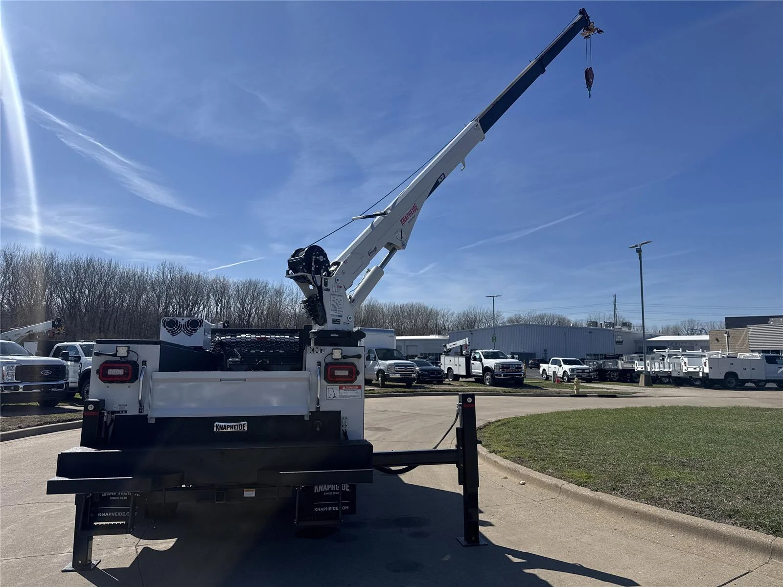 New 2026 Oxford White Ford XL image 18