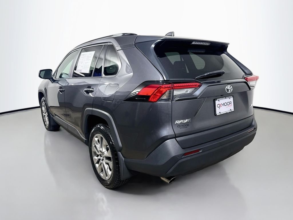 Used 2024 Magnetic Gray Metallic Toyota XLE Premium image 5