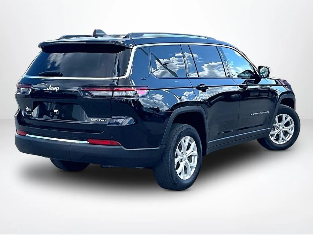 Used 2023 Black Jeep Limited image 3