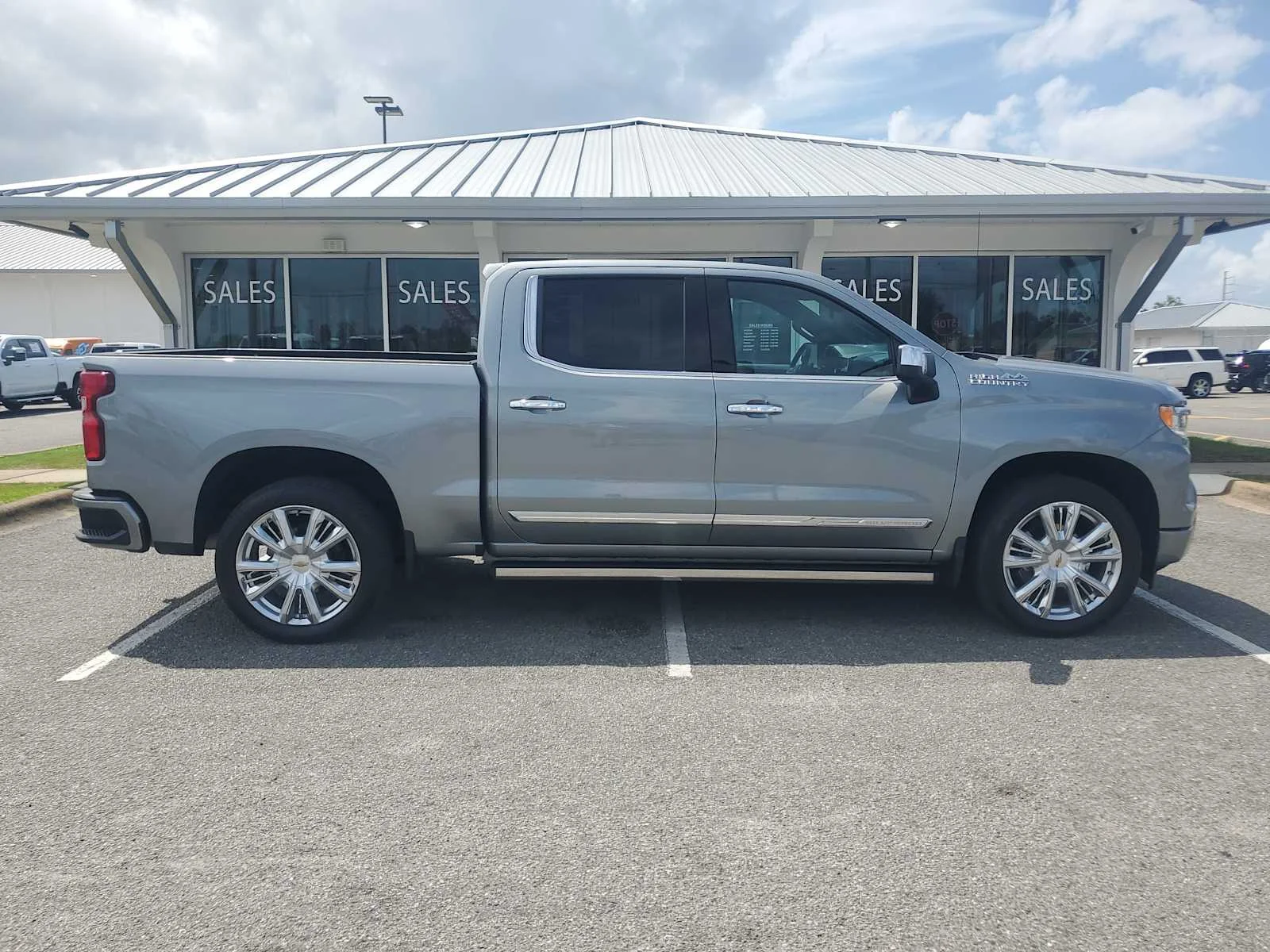 Used 2023 Sterling Gray Metallic Chevrolet High Country image 9