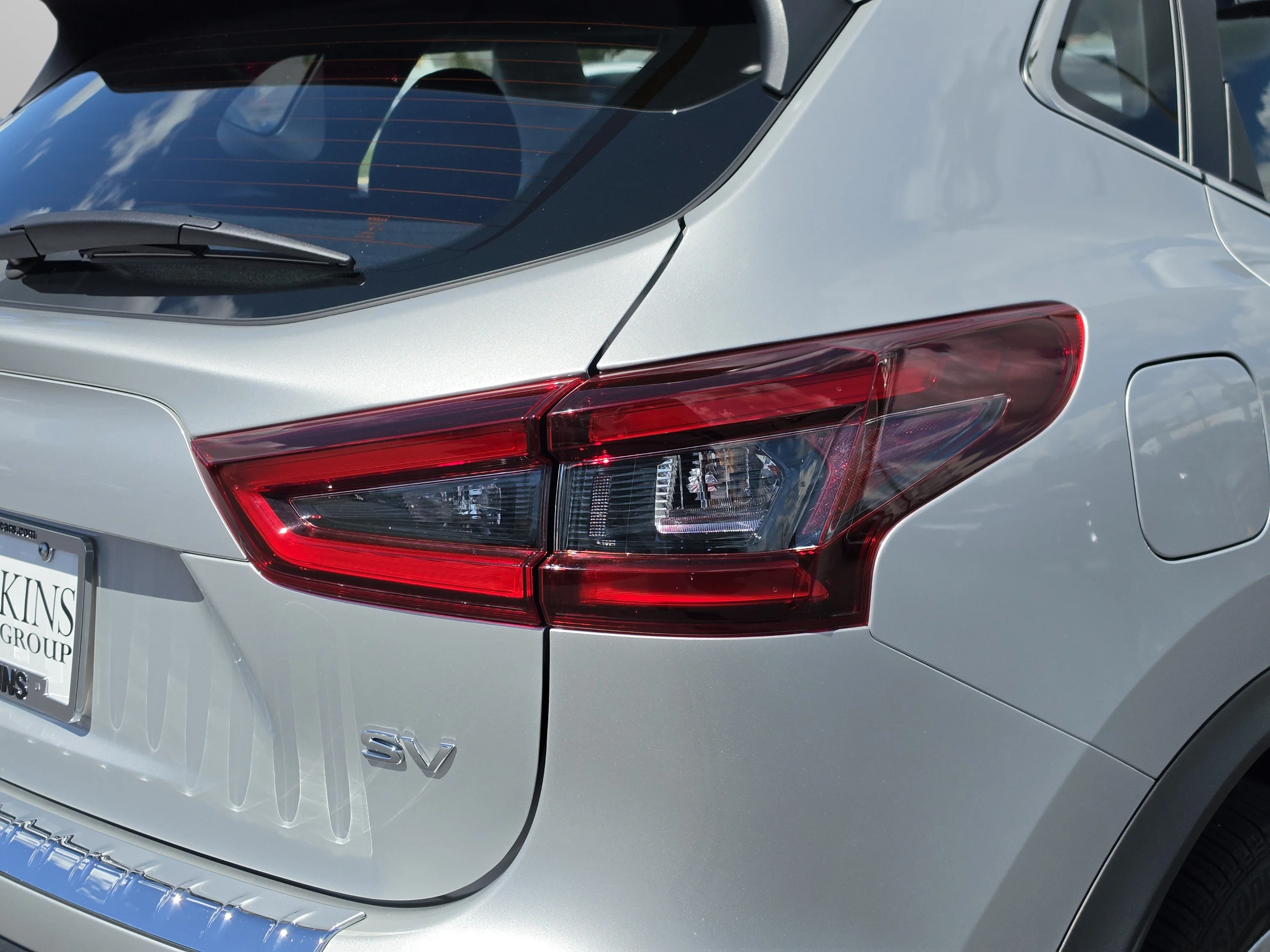 Used 2020 Brilliant Silver Metallic Nissan SV image 14