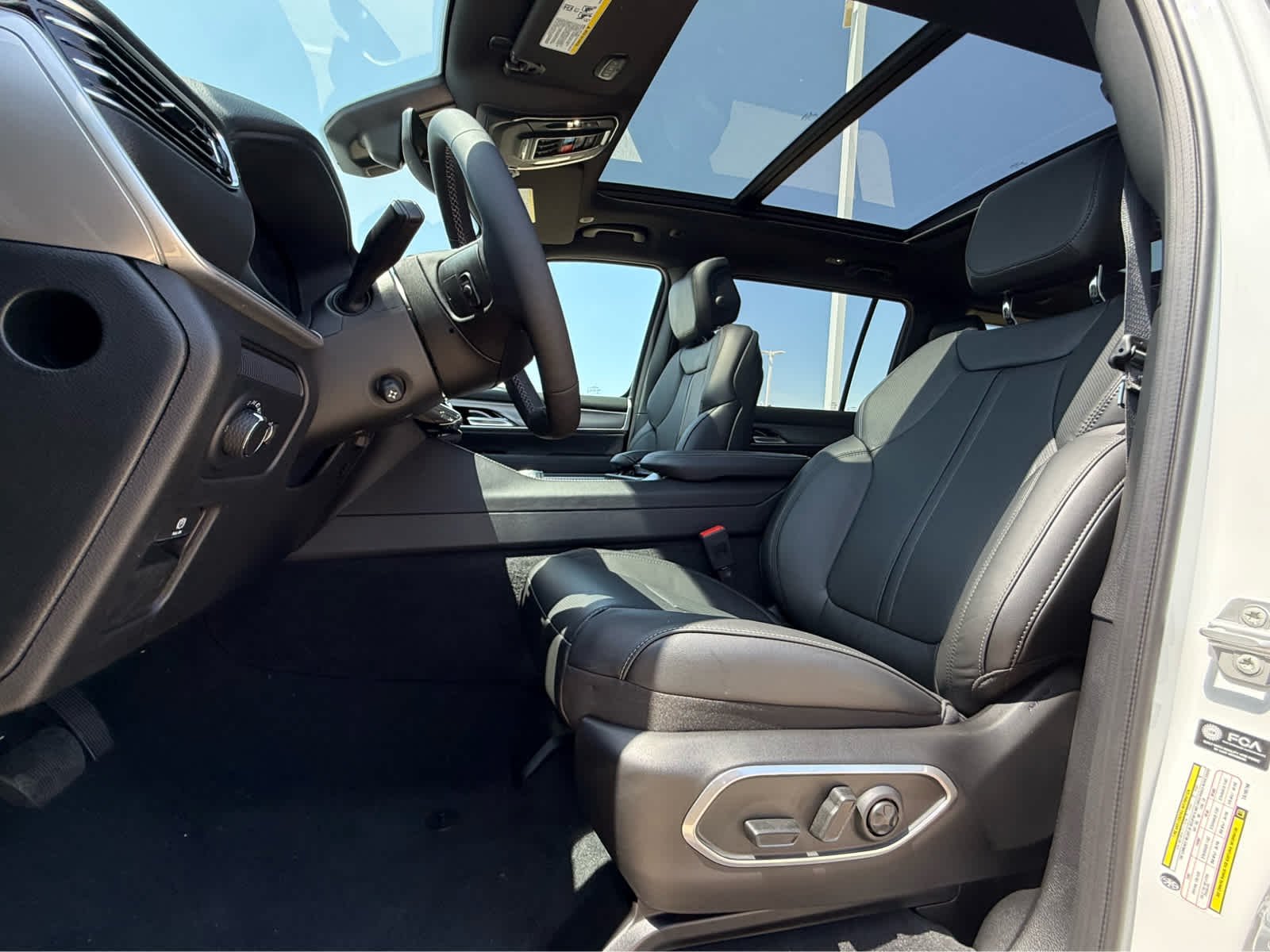 New 2026 Bright White Clearcoat Jeep Upland image 19
