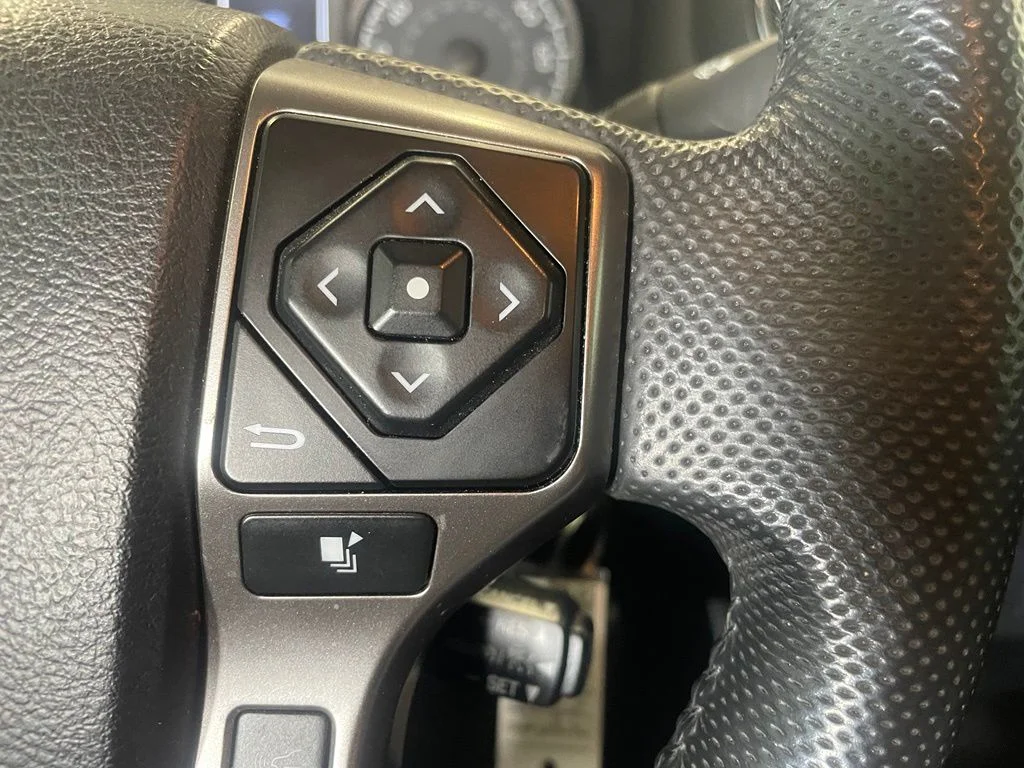 Used 2022 White Toyota SR5 image 14